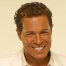 Clint Holmes Returns to the Suncoast Showroom 3/19-20