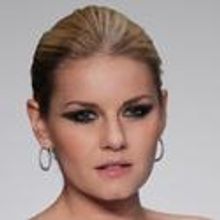 Photo Coverage: Elisha Cuthbert Models For Charity in Toronto