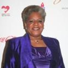 Bernadette Peters, Elaine Paige Set For FOLLIES Autograph Sessions