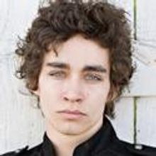 Robert Sheehan To Lead PLAYBOY OF THE WESTERN WORLD At The Old Vic