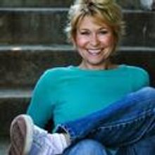 Dee Wallace Appears at Santa Monica Library 7/26