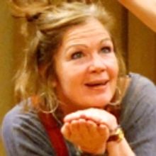 BWW Reviews: Acting Out A 'CIRCLE MIRROR TRANSFORMATION'