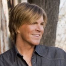 Jack Ingram Plays Town Hall Theatre, 3/30