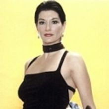 Nomi Lyonns Performs Benefit for The Well in the Desert 4/9