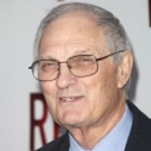 Hugh Dancy, Alan Alda Set for Guest Appearances on THE BIG C