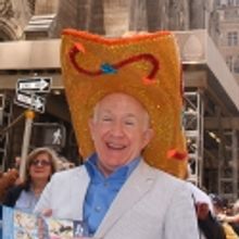 Photo Coverage: LUCKY GUY's Leslie Jordan Visits Easter Parade!
