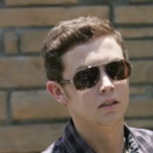 Photo Flash: Scotty McCreery Visits Disney World!