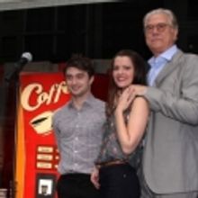 Photo Sneak Peek: Daniel Radcliffe et al. Unveil HOW TO SUCCEED-Themed Window…
