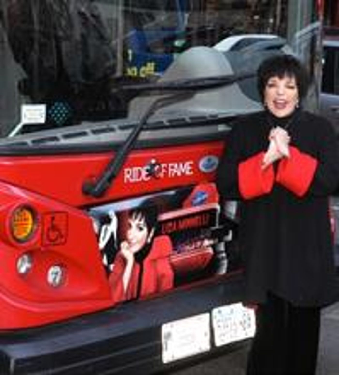 Photo_Coverage_LIZA_Honored_in_Gray_Lines_Ride_Of_Fame_Campaign_20000101