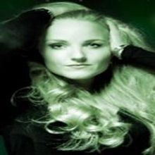 STAGE TUBE: Kerry Ellis Sings National Anthem At FA Community Shield!