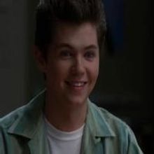 STAGE TUBE: Sneak Peek of Tonight's GLEE Return!