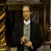 STAGE TUBE: On This Day 12/22 - Ralph Fiennes