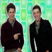 STAGE TUBE: Meet HOW TO SUCCEED's Nick Jonas & Michael Urie!
