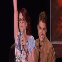 STAGE TUBE: Megan Mullally Serenades Justin Beiber!