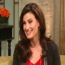 STAGE TUBE: Idina Menzel Admits Reluctance to Join Cast of GLEE