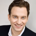Graham Rowat Joins York Theatre Company's THE SHOW GOES ON, 3/16-18
