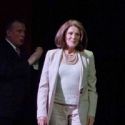 Photo Coverage: Debra Messing, Marlo Thomas & More Honor Linda Lavin at Vineyard…