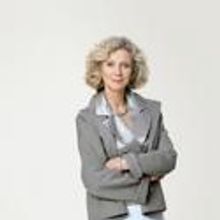 Blythe Danner and Amgen Launch Act 2 Reduce Fractures Ed Campaign