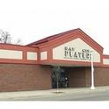 Bay City Players Recyclables Presents A Christmas Gift to the Community 