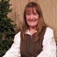 East Lynne Theater Helps the Food Closet
