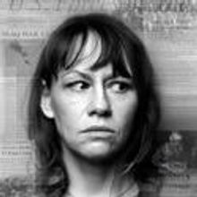 Steppenwolf Theatre Presents Time Stands Still, Opens 1/19