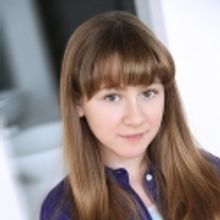 BWW Reviews: Melody Hollis Melodious in Melodyland