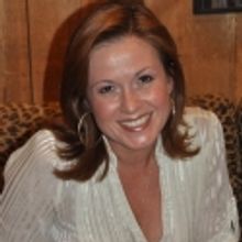 Photo Coverage: MARY POPPINS Records for 'Carols For A Cure'
