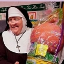 BWW Reviews: Laguna Playhouse Celebrates an Early Easter with Sister's Hilarious CATE