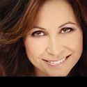 BWW Reviews: Linda Eder Dazzles At The Tilles Center