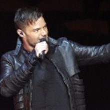 Photo Flash: Broadway-Bound Ricky Martin Performs in Chile!