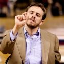 BWW Reviews: HOUSE - If These Walls Could Talk