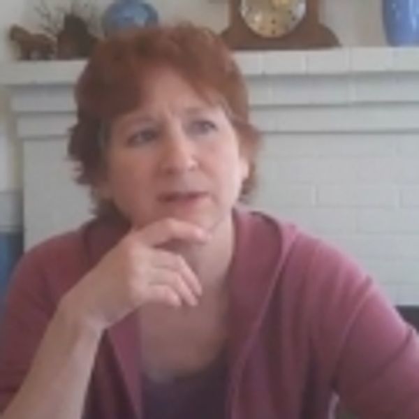 STAGE TUBE: Elaine Bromka and Suzzanne Douglas Talk About THE VAGINA MONOLOGUES at Montclaire State University - New Jersey Theater Video