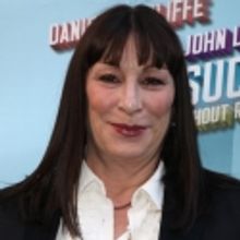 Anjelica Huston to Sing on SMASH