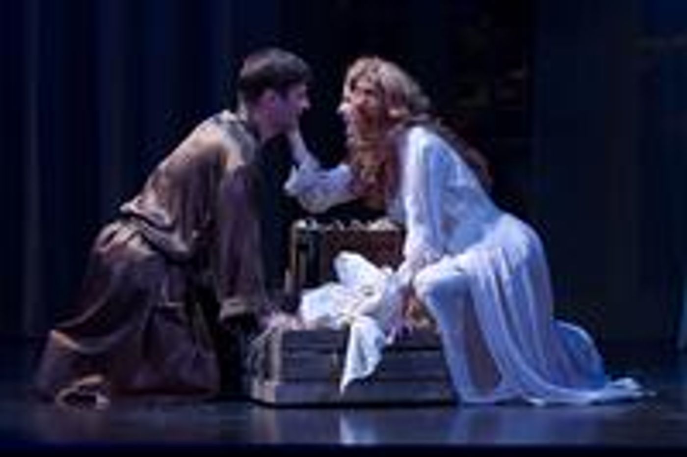 Photo-Flash-Walnut-Street-Theatres-ASPECTS-OF-LOVE-20010101