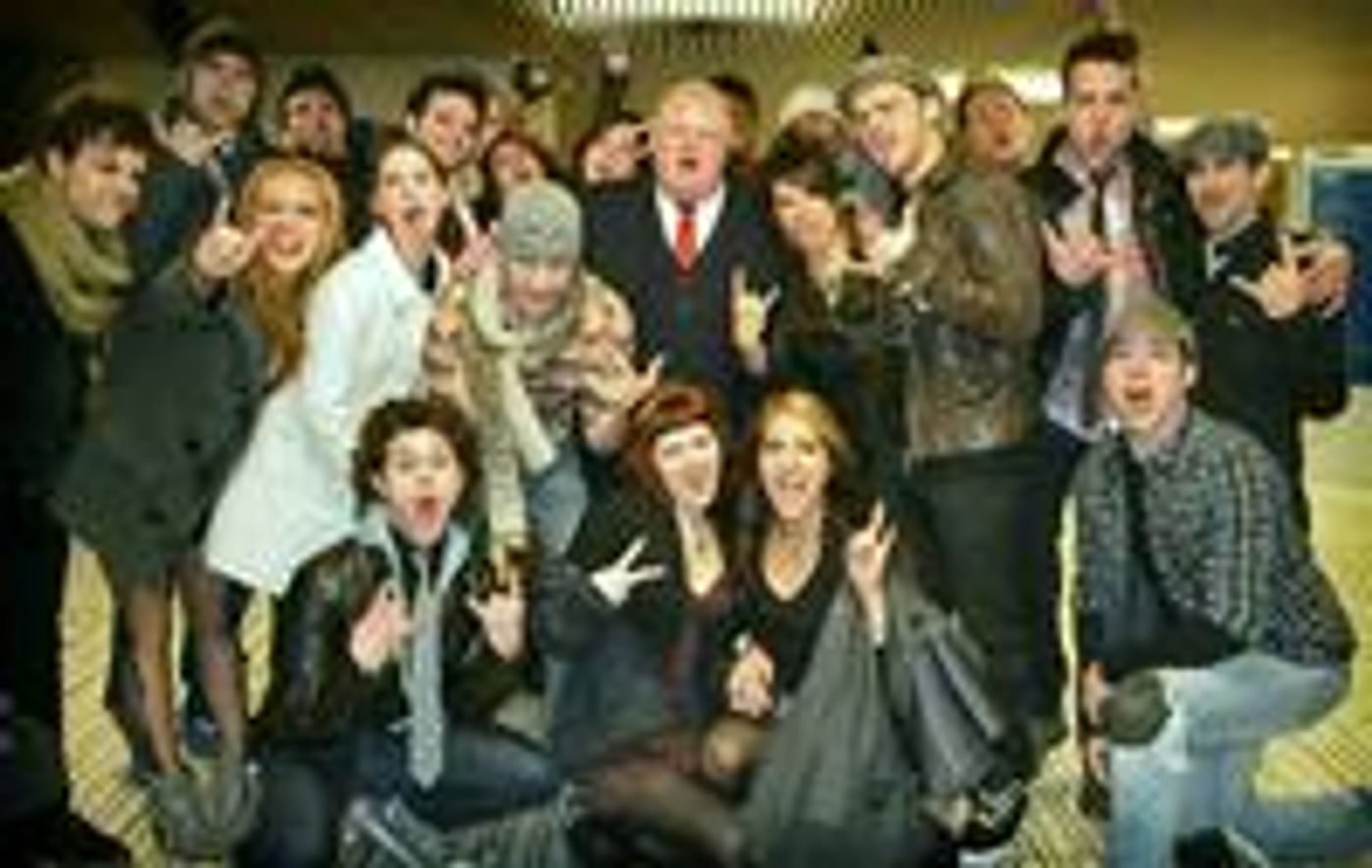 Photo-Coverage-DO-NOT-LIVE-AMERICAN-IDIOT-Tour-Rocks-Nathan-Phillips-Square-20000101