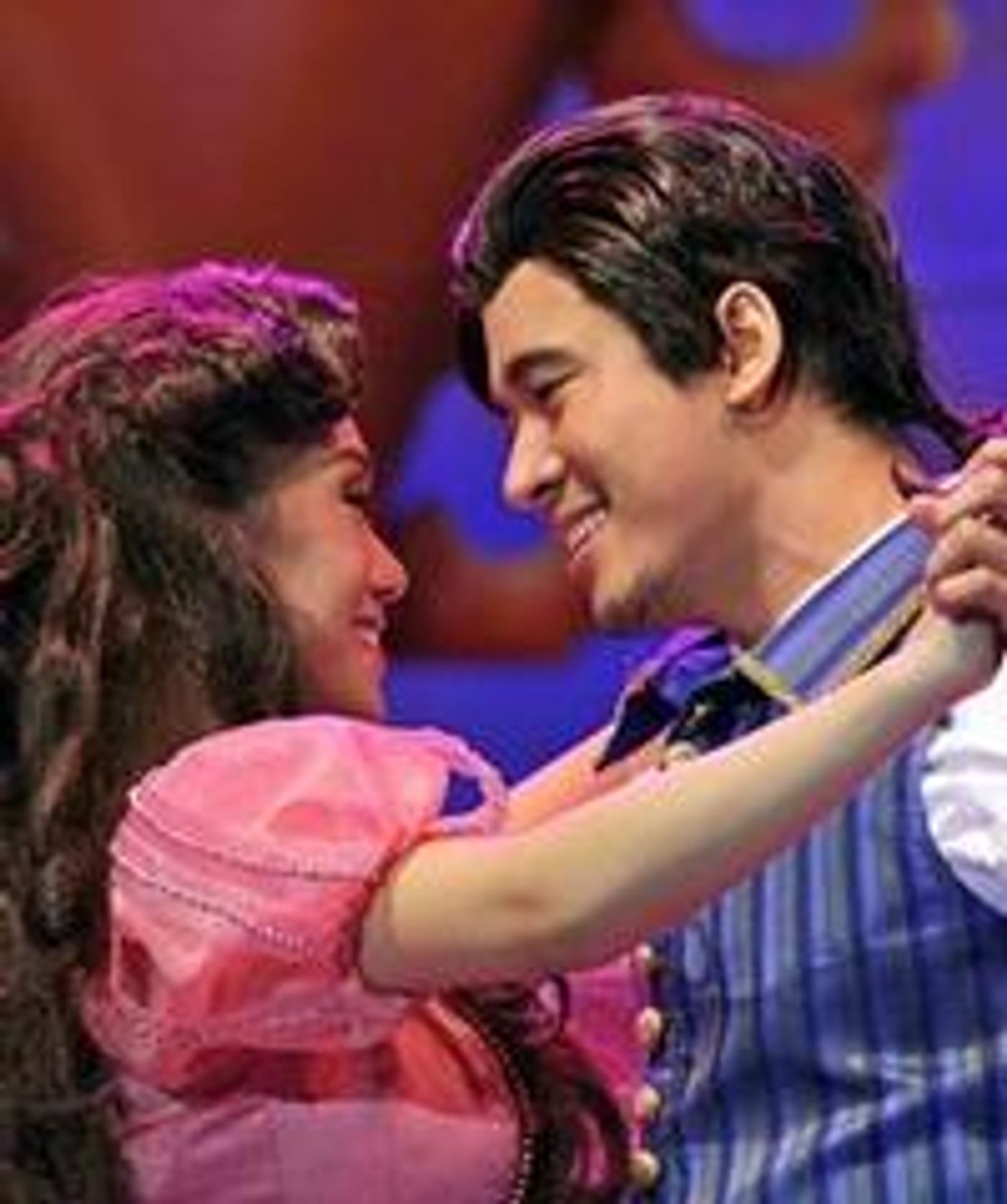 Photo-Flash-Disneys-THE-LITTLE-MERMAID-Opens-in-Manila-20010101