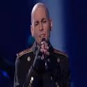 STAGE TUBE: Tony Vincent Sings 'Faithfully' in THE VOICE's Battle Round!