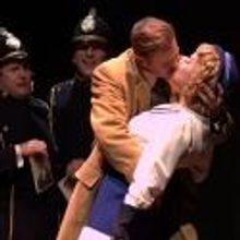 Photo Flash: Peter Simon Hilton and More in THE 39 STEPS at Drury Lane Theatre
