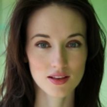 THE FRIDAY SIX: Q&As with Your Favorite Broadway Stars- Elizabeth A. Davis!