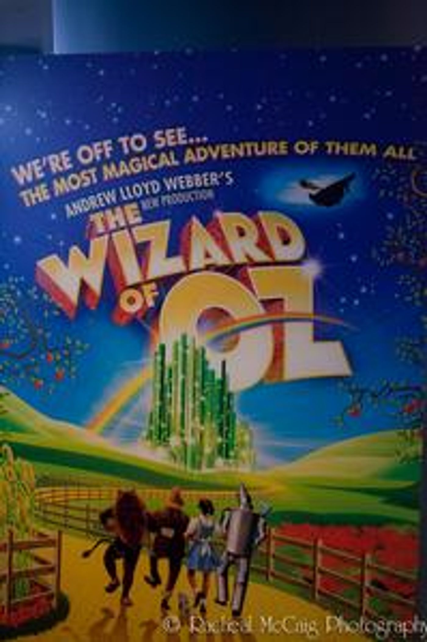 Photo-Coverage-The-Hunt-for-Dorothy-Begins-in-Toronto-20000101