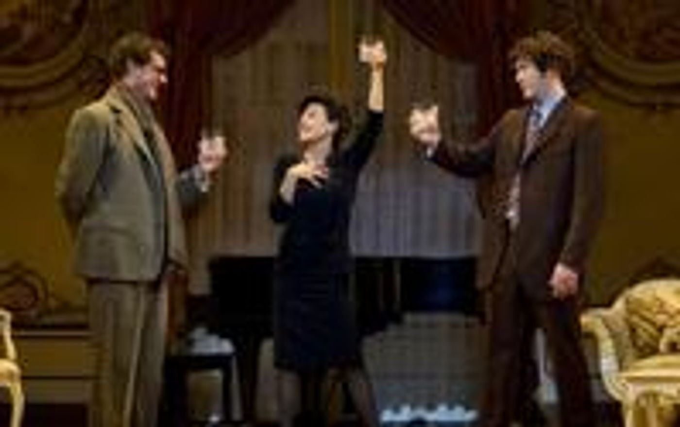 Photo-Flash-Sneak-Peek-at-END-OF-THE-RAINBOW-20000101