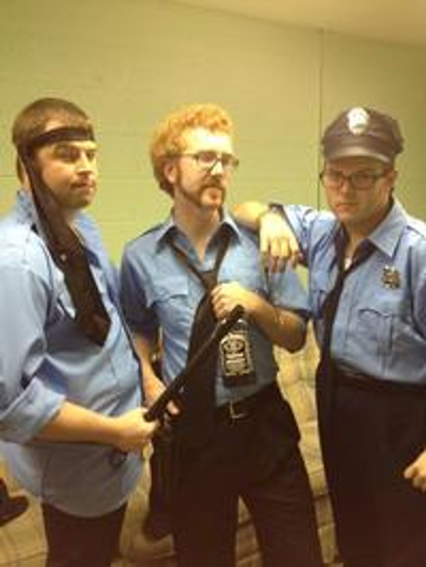 Photo-Coverage-Its-Intermission-at-ARSENIC-AND-OLD-LACE-and-FIDDLER-ON-THE-ROOF-20000101 Photo-Coverage-Its-Intermission-at-ARSENIC-AND-OLD-LACE-and-FIDDLER-ON-THE-ROOF-20000101