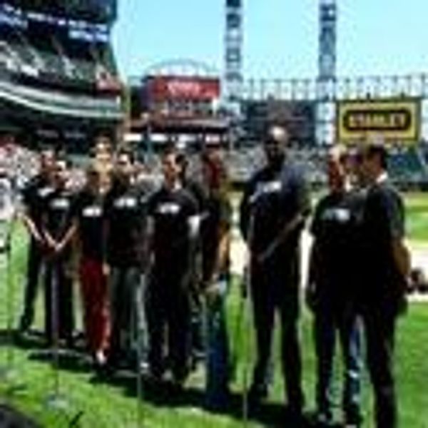STAGE TUBE: JERSEY BOYS Cast Sings at White Sox Game - Chicago Theater Video