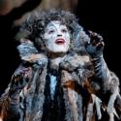 BWW Reviews: There's Something About CATS at the Cadillac Palace Theatre