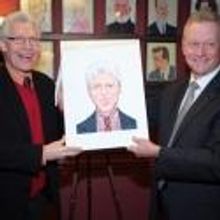 Photo Coverage: PRISCILLA, QUEEN OF THE DESERT's Tony Sheldon Receives Caricature at Sardi's