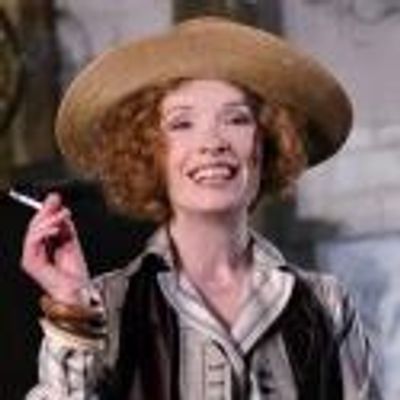 Noel Coward's HAY FEVER Starring Lindsay Duncan Enters its Final Month - Closes 2 June