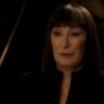 STAGE TUBE: Anjelica Huston Sings SMASH Debut! - 'September Song'