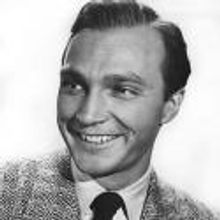 Actor Warren Stevens Dies at 92