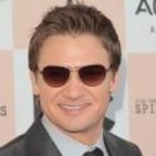 Scarlett Johansson & Jeremy Renner to Star in CAT ON A HOT TIN ROOF?