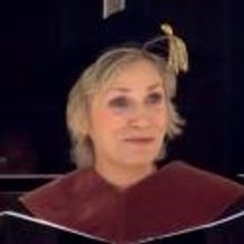 STAGE TUBE: Jane Lynch Gives Smith College Commencement Speech